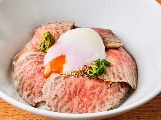 グリルみのる エスパル仙台の「仙台牛のローストビーフ丼」をご紹介！